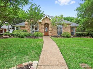716 Paul Dr, Hurst, TX 76054