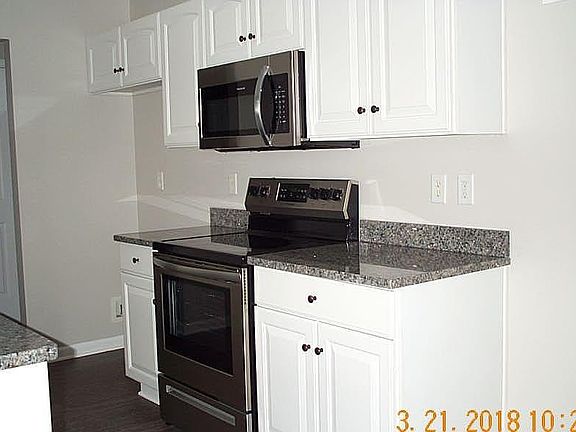 4th image of 95 Easton Manor Dr