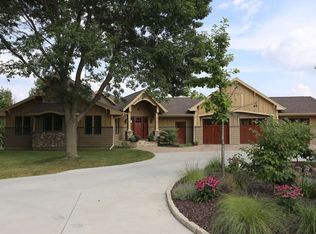 9701 Flintlock Trl, Chanhassen, MN 55317