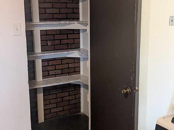 5th image of 1802 Arlington Ave