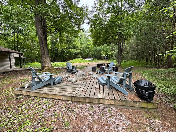 3rd image of 1090 River Haven Rd