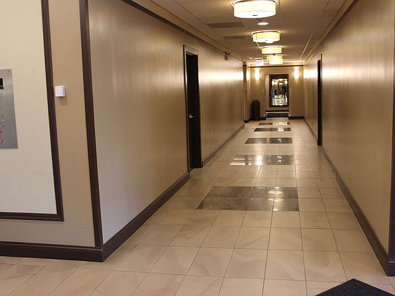 3rd image of 4850 S Lake Park Ave APT 2204