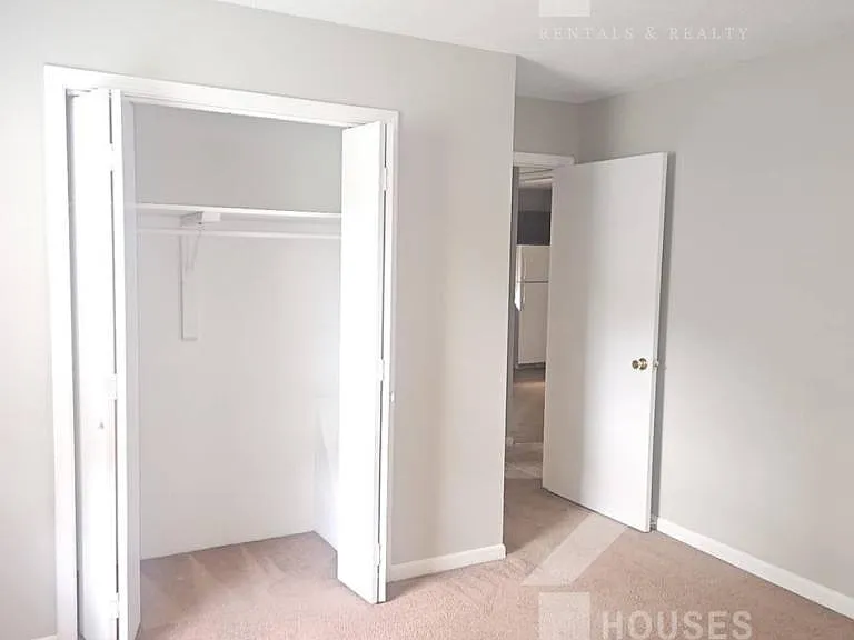 130 Ashdown Dr — Photo 8