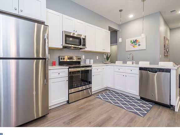 3rd image of 3925 Haverford Ave #1