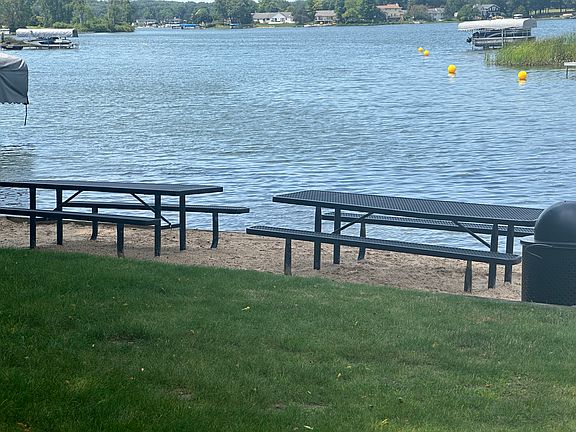 Lake access from back yard