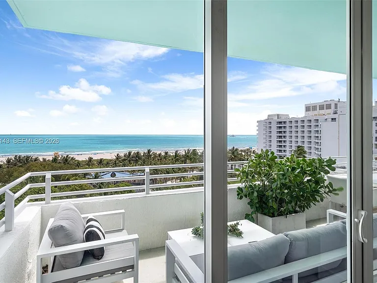 226 Ocean Dr #8F — Photo 38
