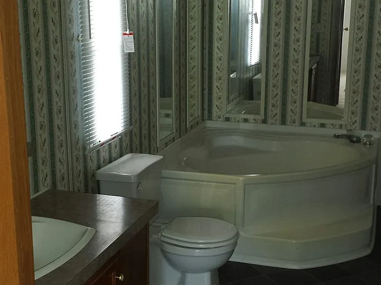 1244 S Jackson St — Photo 10