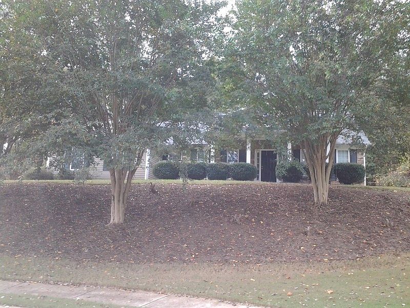 2nd image of 47 Wood Farm Dr