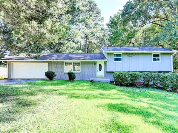 2414 Robin Hood Pl NE, Marietta, GA 30068