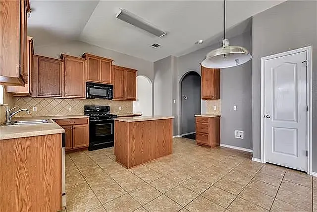 1318 Rainbow Parke Dr — Photo 13