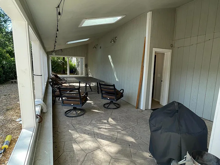 95 S Kendall St — Photo 13