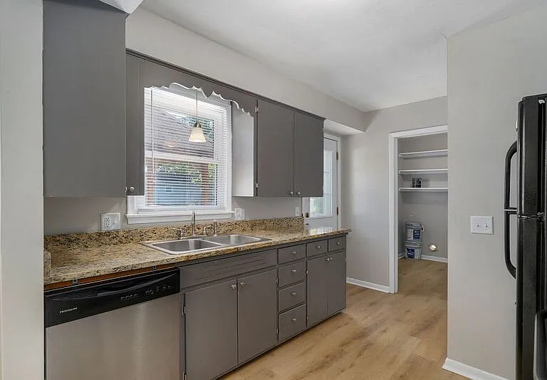 3318 W Dorber Dr — Photo 7