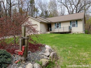 4122 W Duck Lake Rd, Whitehall, MI 49461