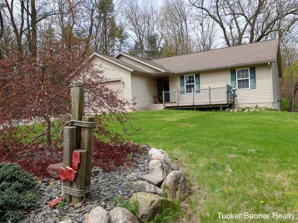 4122 W Duck Lake Rd, Whitehall, MI 49461