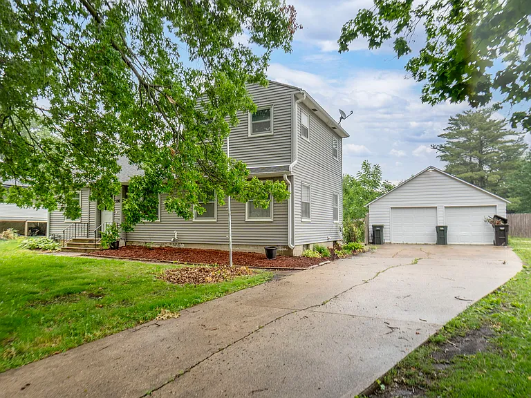 3310 Rownd St — Photo 2