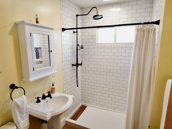 5th image of 1101 Broadway #B