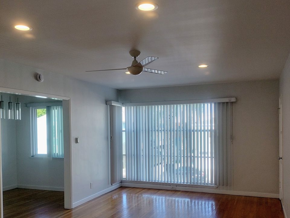 1st image of 702 E 1st St APT 10