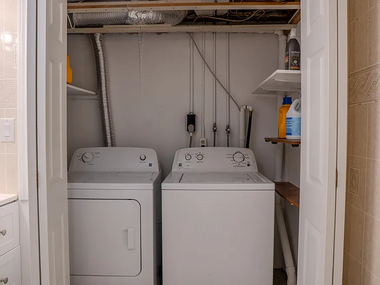 2 Sterling Ln #2 — Photo 9