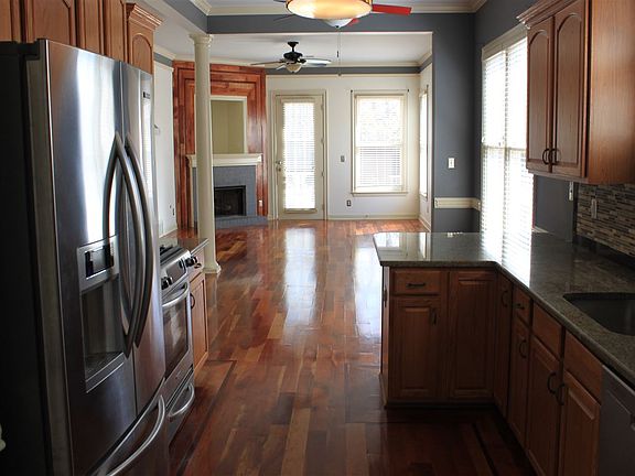 4th image of 1178 Allentown St