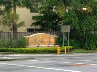 9275 SW 221st St, Cutler Bay, FL 33190
