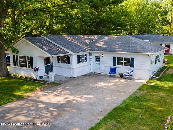 104 Lakeview Ave, Houghton Lake, MI 48629 | MLS #274521 | Zillow