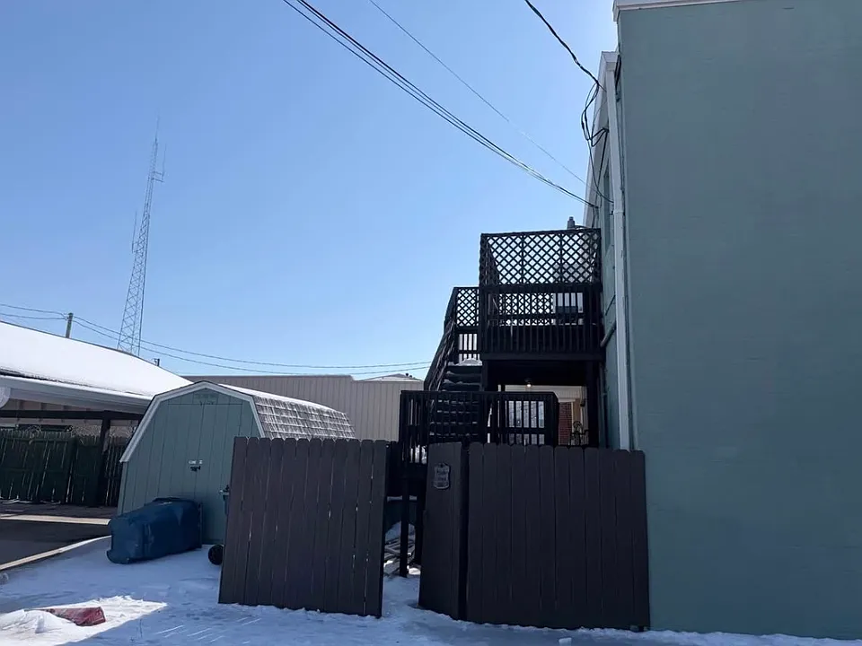 129 S Main St #1