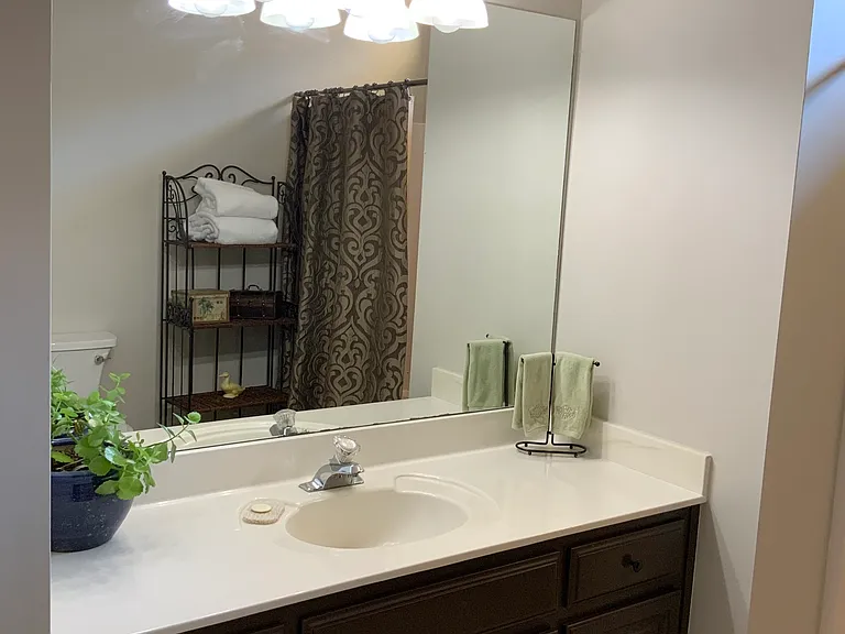 612 Redbud Ln — Photo 23