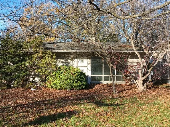 236 Greenwood Dr, Hermitage, PA 16148