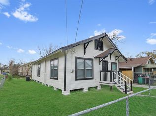 115 E James St, Baytown, TX 77520