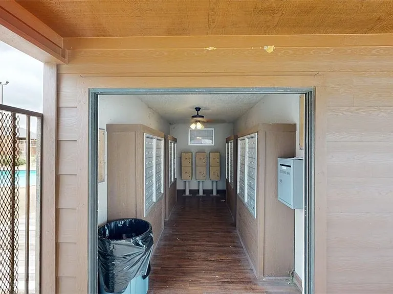 904 University Oaks Blvd #20 — Photo 25