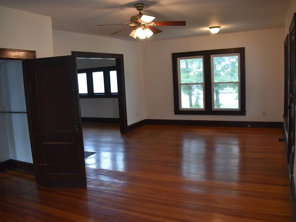 Living room into dining room