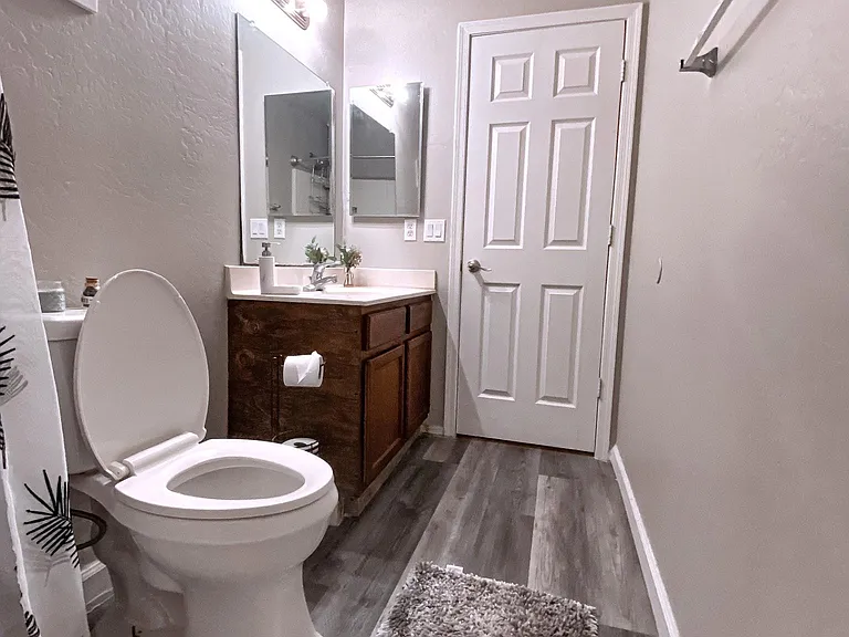 2437 E Jones Ave #2 — Photo 8