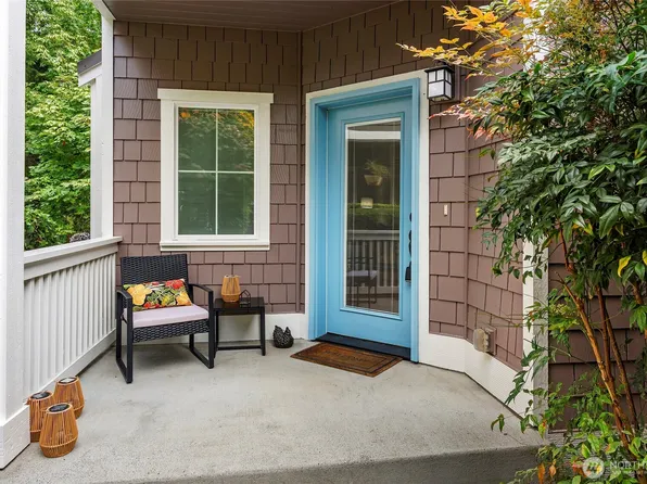 1870 Sakai Village Loop #28, Bainbridge Island, WA 98110
