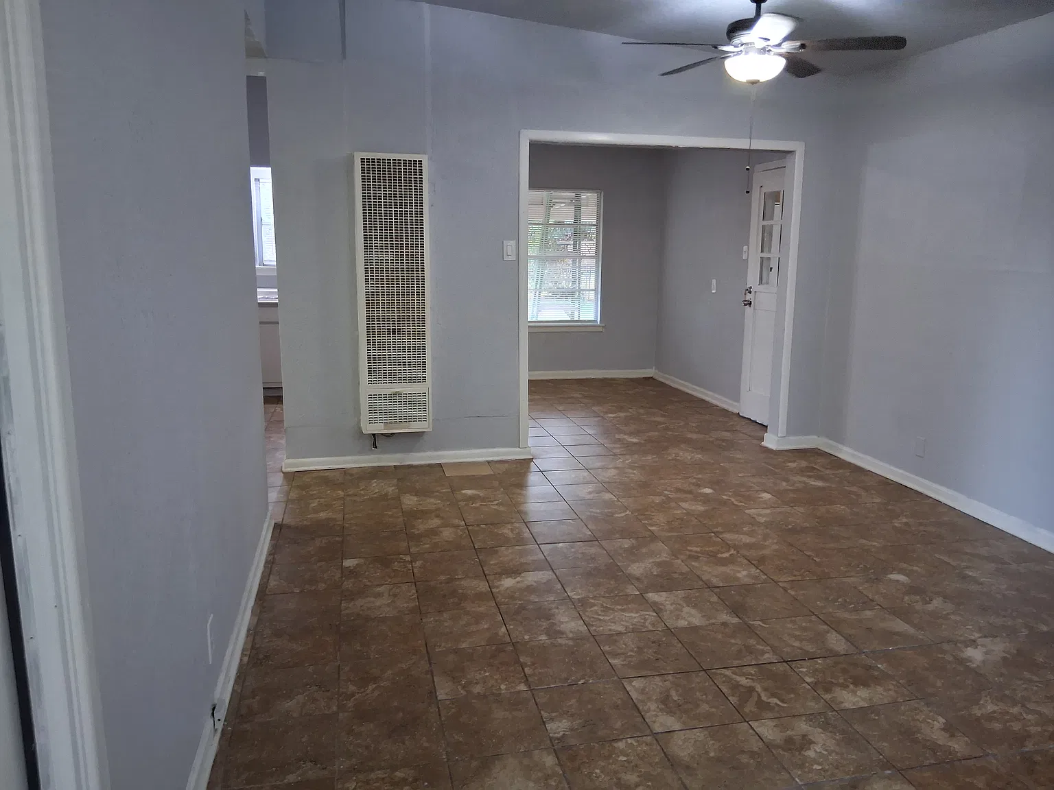 4 bed, 1400 sqft, $1,500 — Photo 3