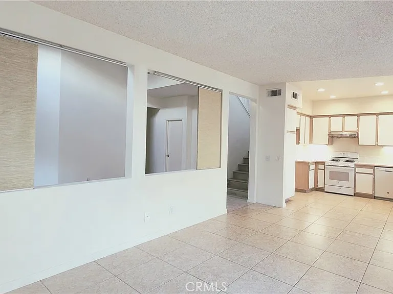 2117 Los Ranchitos Rd — Photo 9