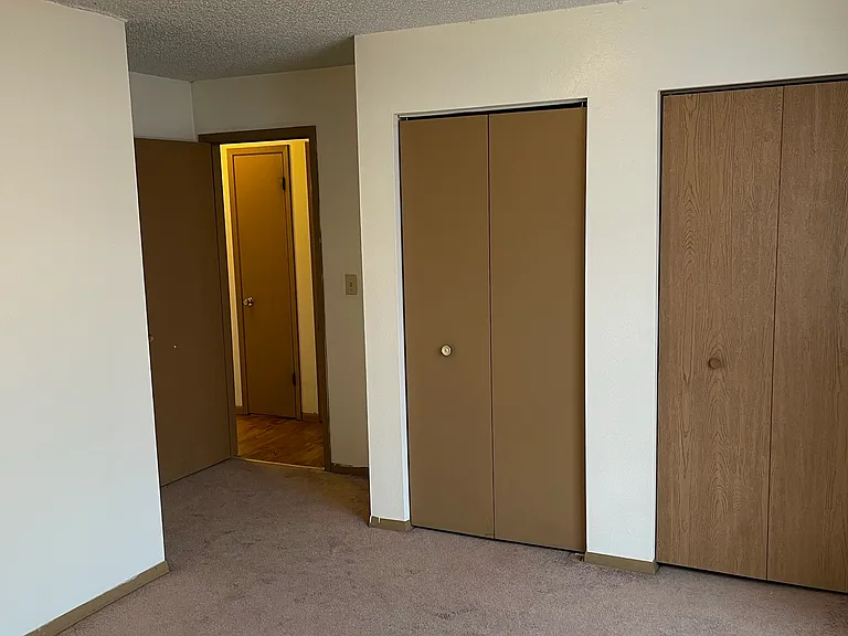 19 E Burlington St #102 — Photo 13