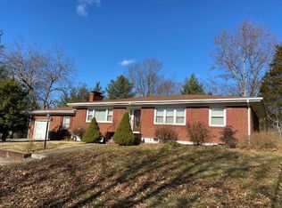 462 E Fairlawn Dr, Covington, VA 24426