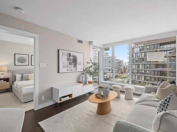 1618 Quebec St #806, Vancouver, BC V6A 0C5