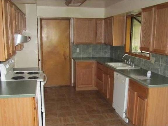 5th image of 5002 NE 39th Ave