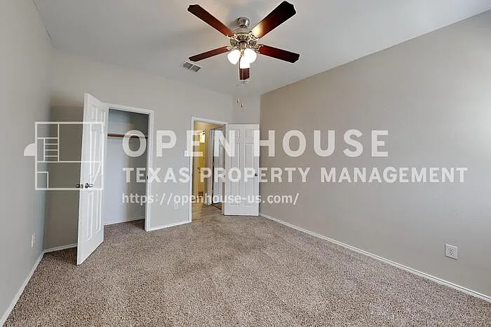 2021 Hickory Dr — Photo 14