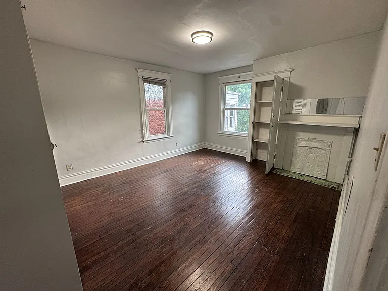 82 Estella Ave — Photo 9