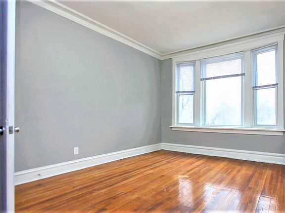4th image of 6119 S Eberhart Ave