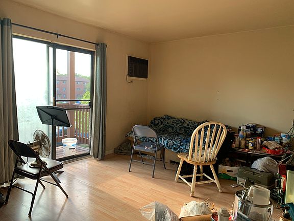 2nd image of 1110 Cedar St APT 2A