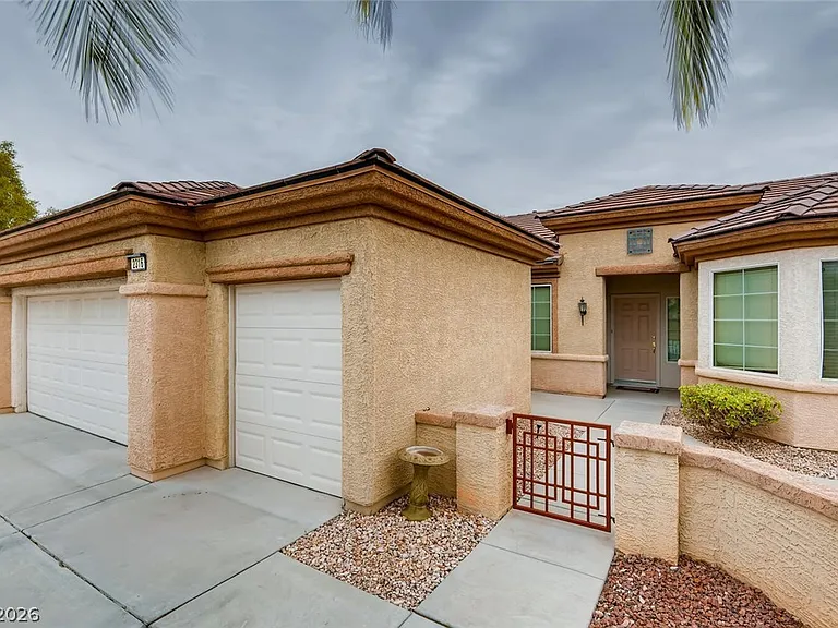 2316 Desert Fox Dr — Photo 3
