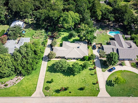 2nd image of 175 Moonlight Dr