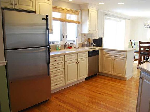 4th image of 57 Weeden Ave