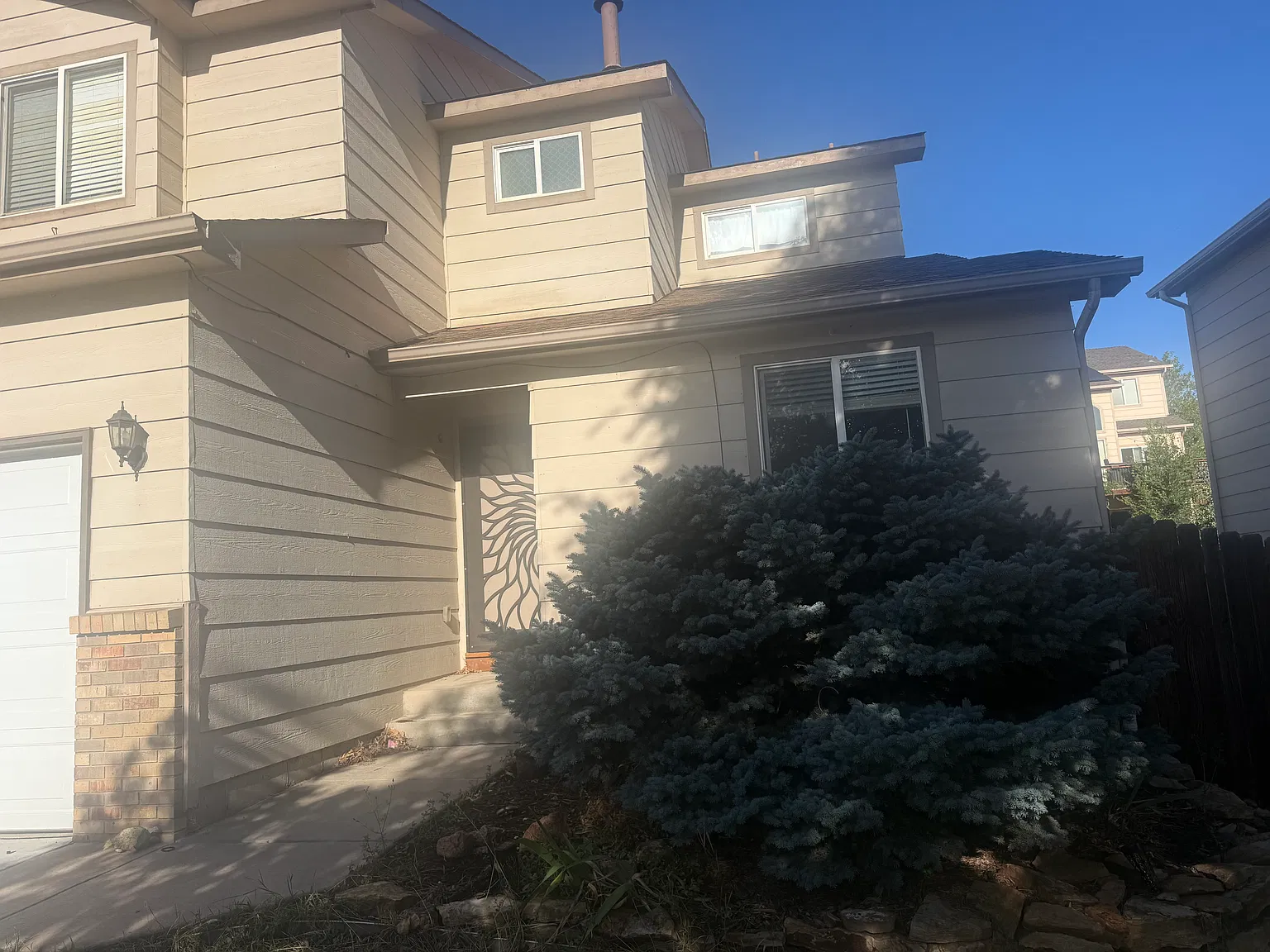 4 bed, 3.5 bath, 1646 sqft, $2,600 — Photo 2