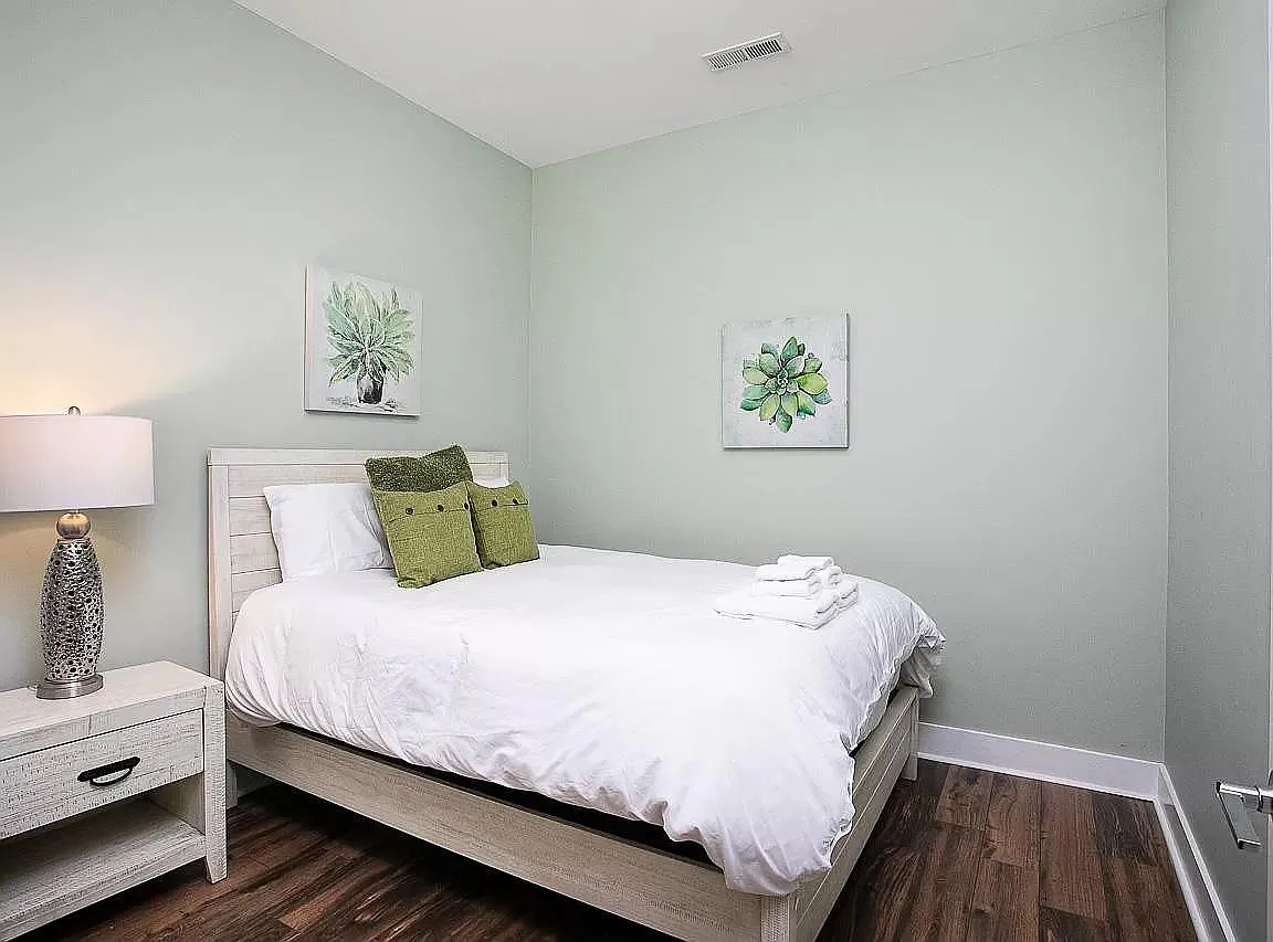 Building Photo - 1000 Brookside Dr #209