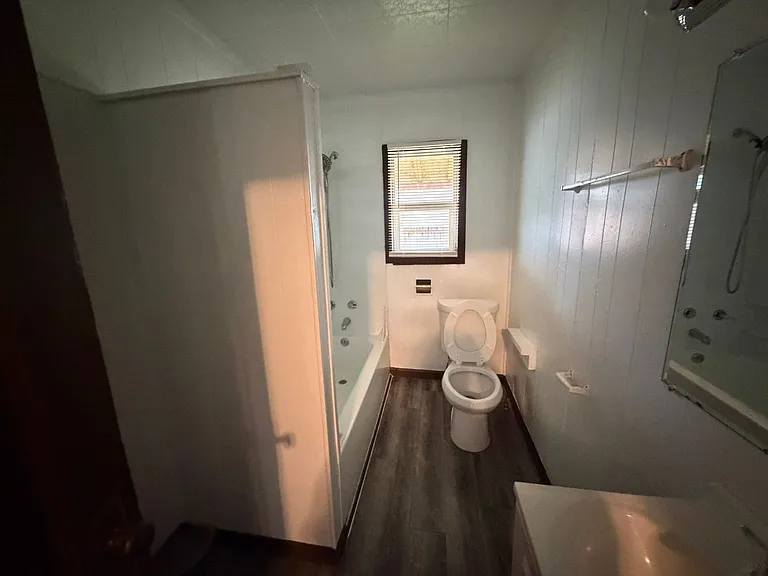 305 Rosewood St — Photo 15