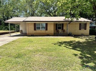 2211 Calvert Dr, Marshall, TX 75672